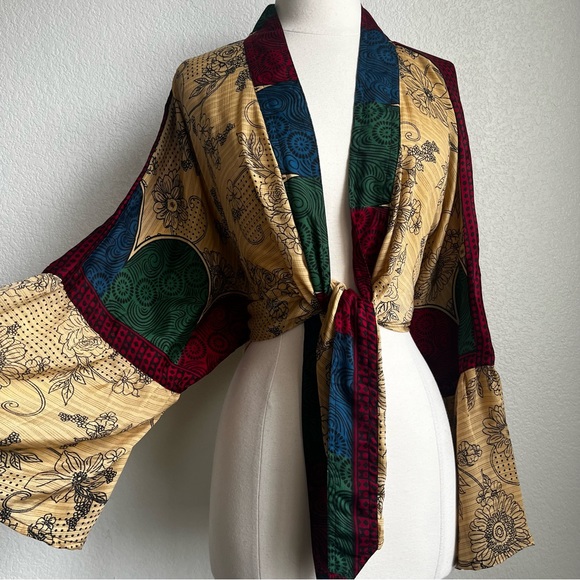 kantha bae Tops - 💓Kantha Bae Handmade Multicolor Silk Shrug - Free Size💓
